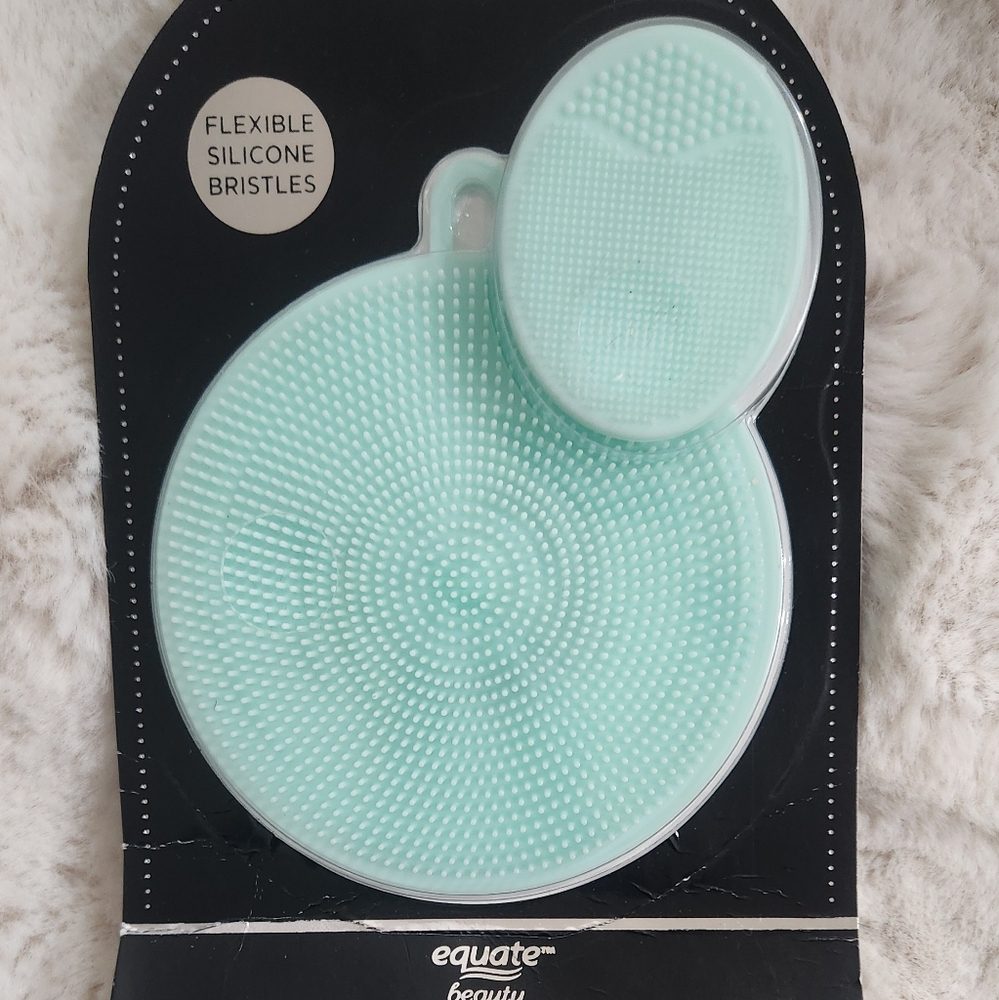 NEW Mint Green Face and Body Scrubber Duo